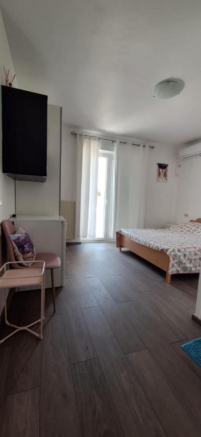 Apartments Villa Milenka Novalja Eksteriør billede